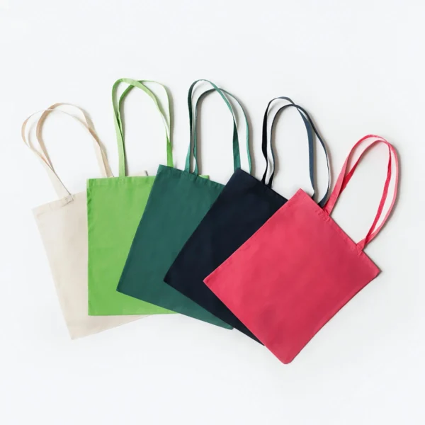 sols_ibiza_04101.webp حقيبة تسوق قطنية كلاسيكية (Tote Bag) مع طباعة الشعار – يد طويلة