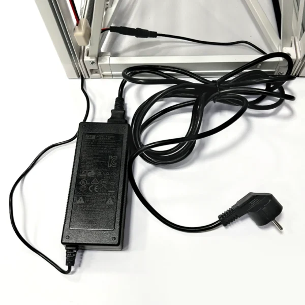 كاونتر معرض LED مستقيم 104 × 104 سم مع إطار وطباعة
